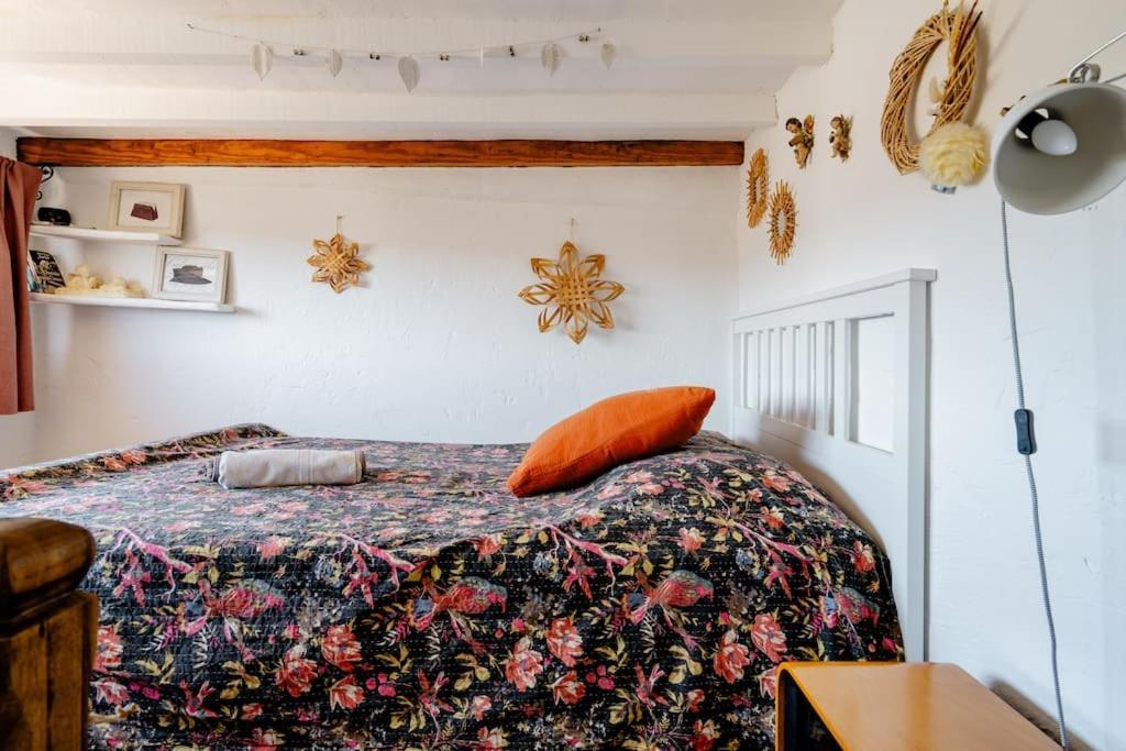 Chambre Atypique Dans Cafe Healthy 생폴드방스 외부 사진